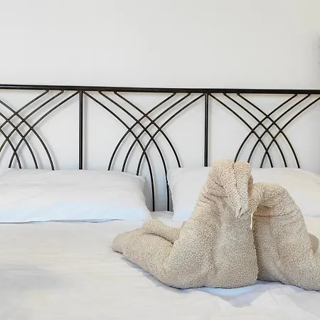 Tato: Horizon Haven With Panoramic Sea Views In Himare. Gasthof 3*